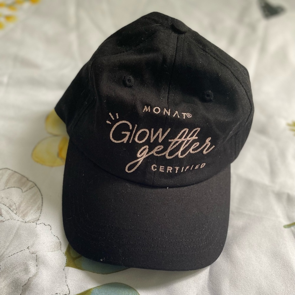 Glow getter Monat certified hat